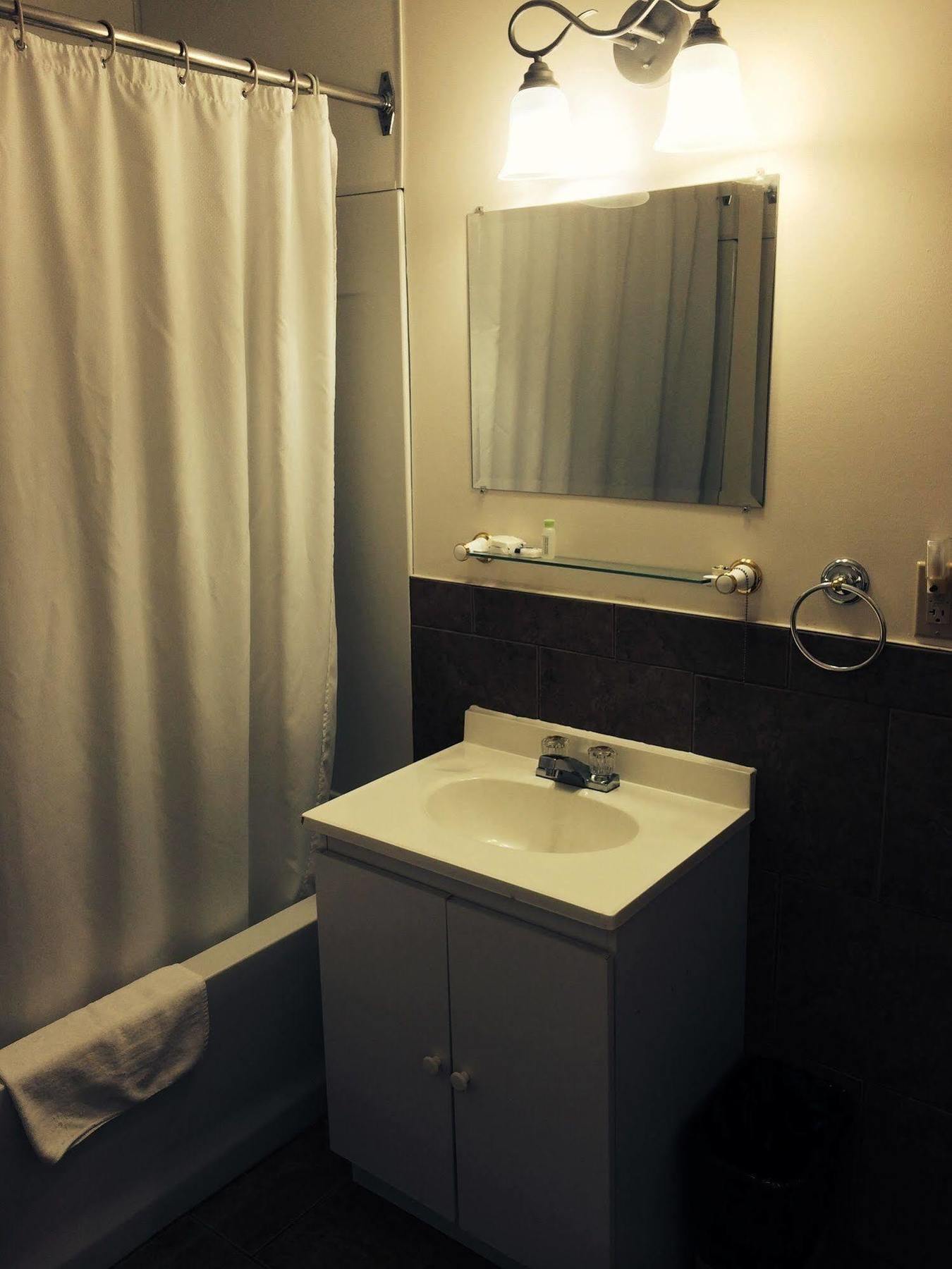 Rymal'S Motel Лемингтон Екстериор снимка